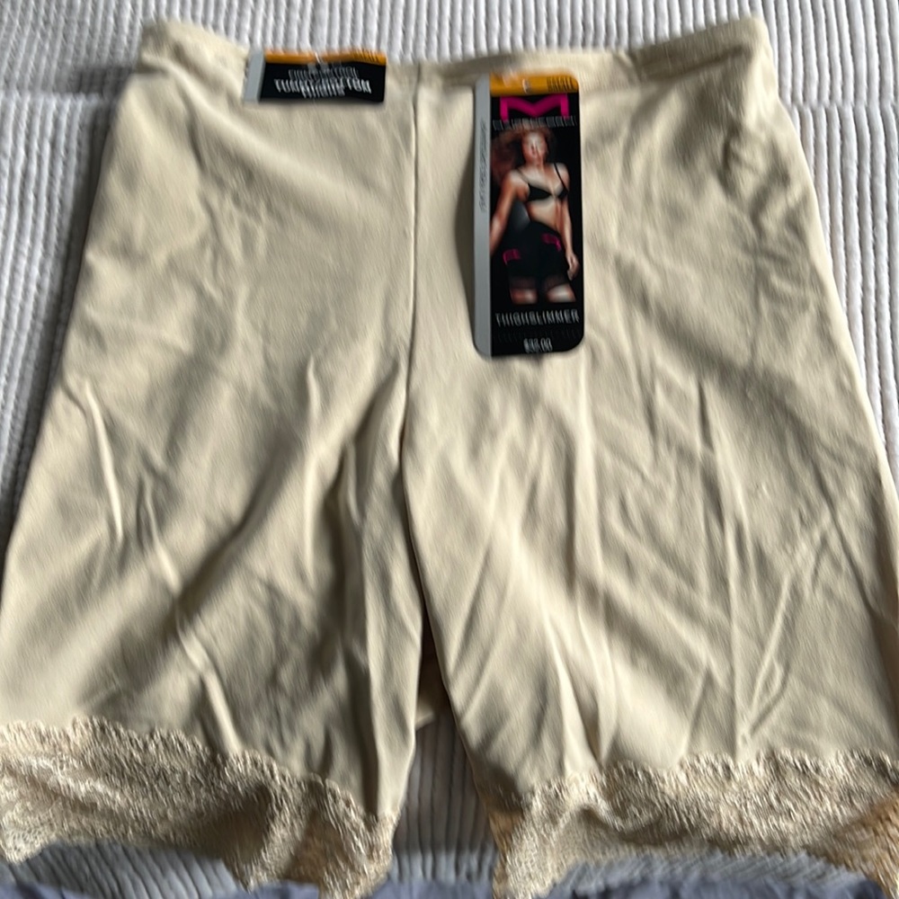 Womens thigh slimmer